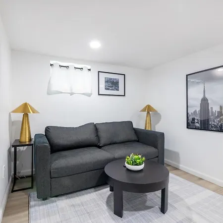 Pelham Haven Suite In New York